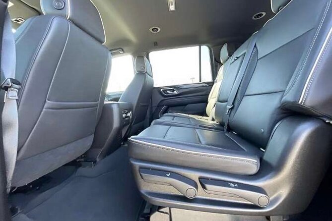 Best Nashville limo service and airport Transportation- Departure - What the Ride Feels Like: Comfort, WiFi, and a Chauffeur Who Handles the Pressure