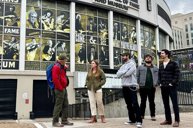 Downtown Nashville Sightseeing Walking Tour - Small group + no loudspeakers = you actually hear the story