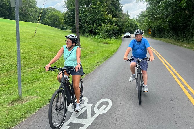 East Nashville Neighborhood E-bike Tour - Stop 3: Lockeland Springs for Porch Culture and Creative Details