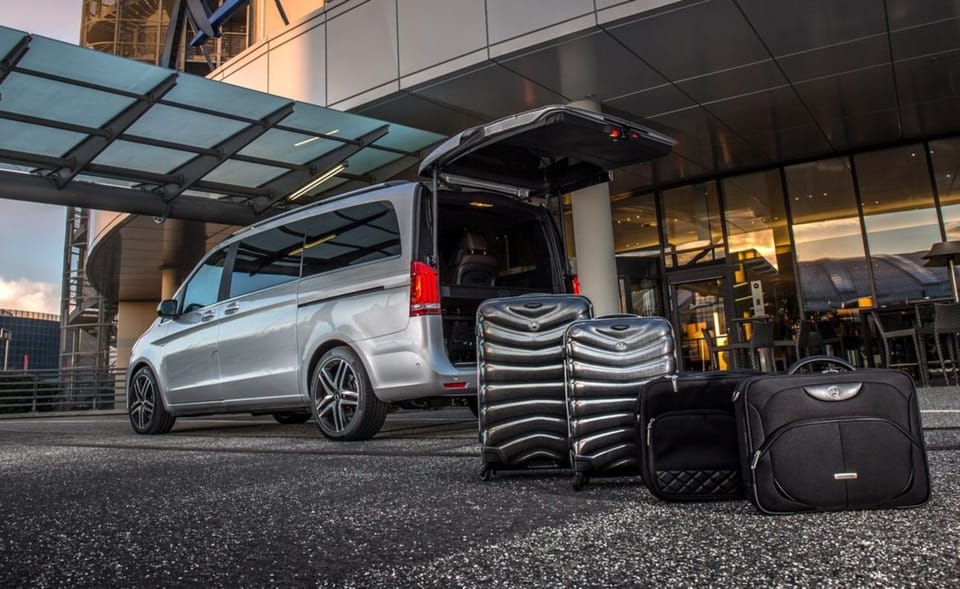 Las Vegas: One Way Private Transfer to/from McCarran Airport - Why a one-way private transfer at McCarran is worth it