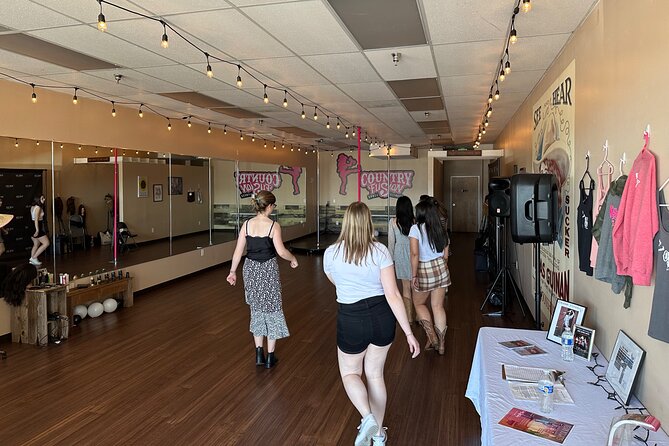 Line Dance Lesson in Nashville: Country Fusion Class - What to wear: boots, costumes, and the shoes that save your feet