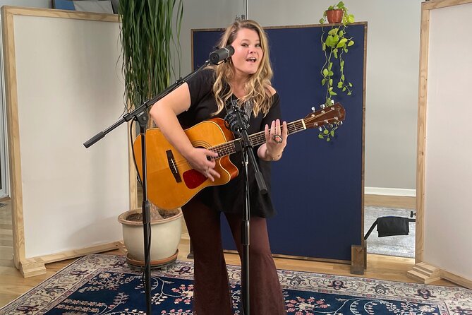 Live the Nashville Dream: Write and Record Your Very Own Song! - The 2-Hour Writing Block: From a Stumble to a Song Structure