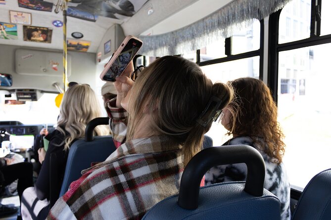 Music City Sightseeing Tour by Bus - Downtown Nashville (30 Minutes): From Tough Beginnings to Big-City Music Power