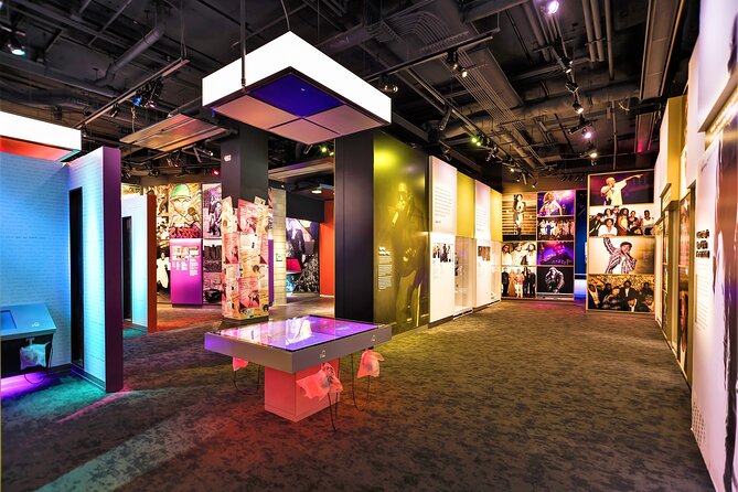 Music Pass: Entry to 6 Museums, Trolley Tour, Ole Smoky Tasting - Country Music Hall of Fame: the big storytelling museum