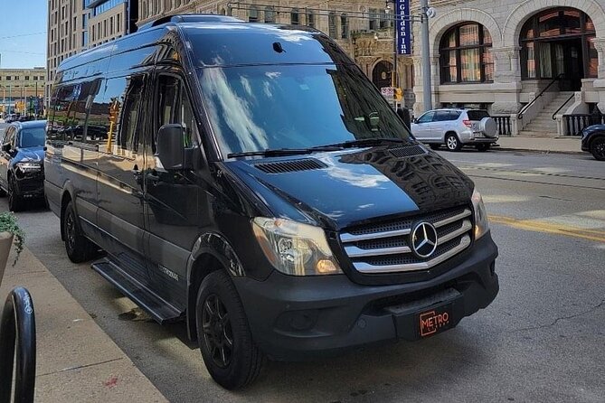 Nashville Airport Private Transportation for 6-13 Passengers - How the Nashville Chauffeur Pickup Works at the Ground Transportation Center