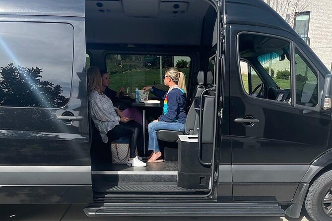 Nashville Airport Private Transportation for 6-13 Passengers - FAQ