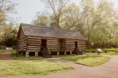 Nashville: Belle Meade Historic Site Journey to Jubilee Tour - Starting inside the kitchen house: where labor becomes human