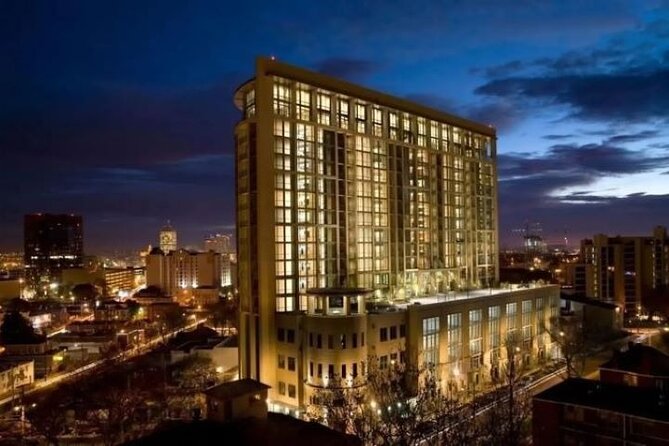Nashville City Tour with Private Car - Downtown history stops: Fort Nashborough, Bicentennial Park, and the Hermitage Hotel