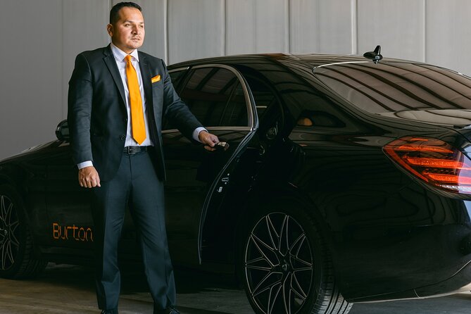 Nashville Departure Chauffeur Driven Transport - The Chauffeur and Vehicle Standard: Clean, On-Time, and Practical