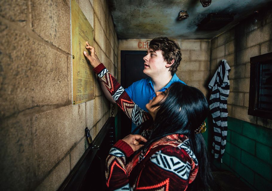 Nashville Downtown: Escape Room Adventure - The briefing moment: game guides, English, and team dynamics