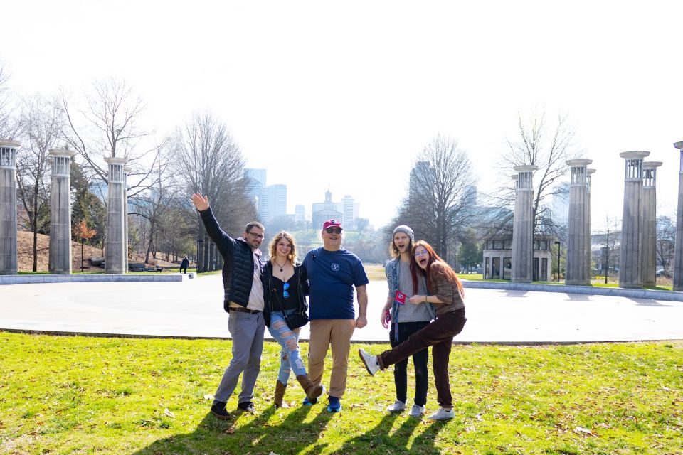 Nashville: Guided City Van Tour - Lower Broadway and the Entertainment District from the Road