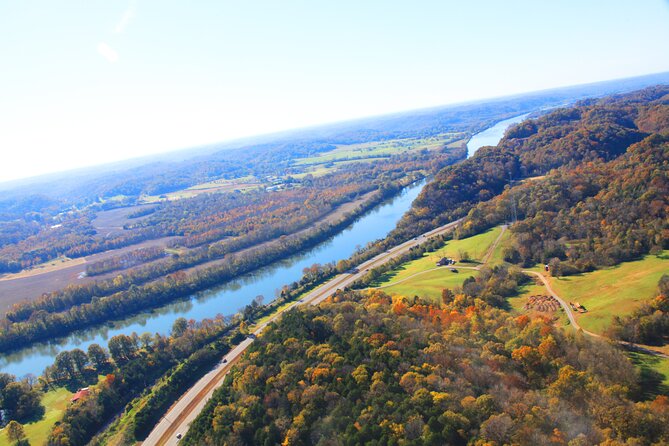Nashville "Homes of the Stars" Helicopter Tour - How the Route Works: Downtown Views, Star Homes, and a Possible Green Mile Glimpse