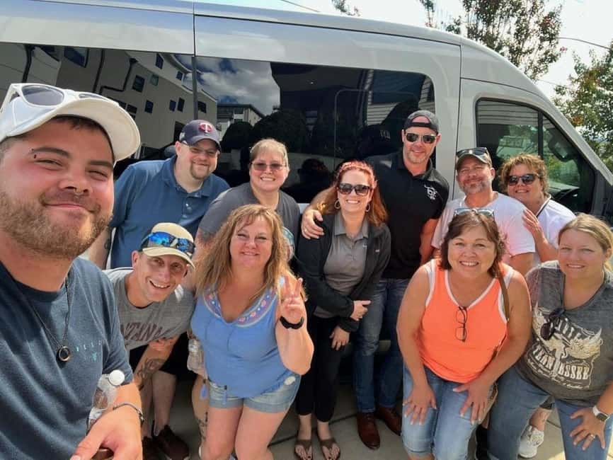 Nashville: Jack Daniel's Distillery Tour with BBQ and Music - From Bob’s Steak to Lynchburg: the day’s rhythm starts on the bus