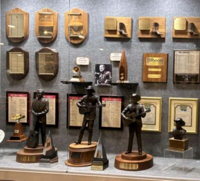 Nashville: Legends of Country Music Museum Entry Ticket - Ticket check-in at the front desk (and what “valid 1 day” really means)