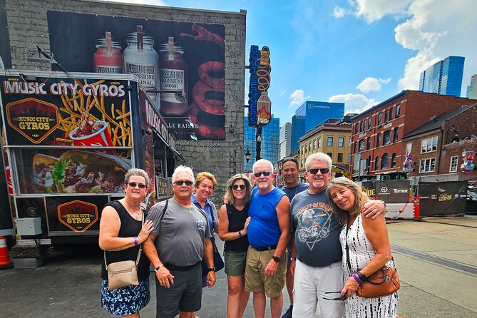 Nashville Live Music Bar Crawl with Local Venues & Drink Specials - Who This Nashville Bar Crawl Suits Best