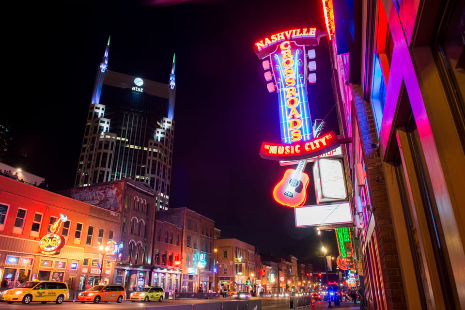 Nashville: Music History and Moonshine Pub Crawl - Rain, crowds, and the practical stuff that keeps it fun