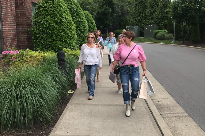 Nashville Shopping Tour with Wine, Cocktails and Snacks - Drinks and Snacks: What You Actually Get Along the Way