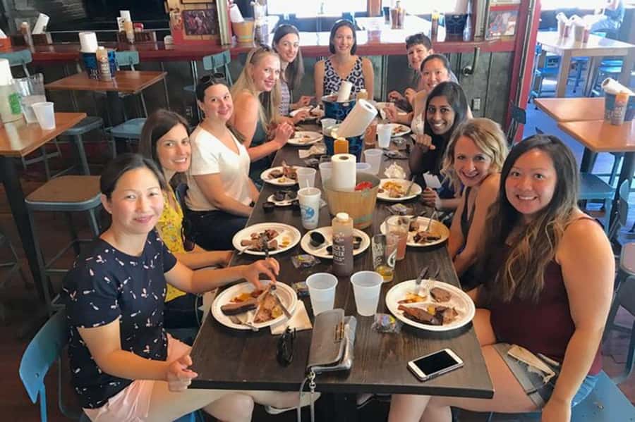 Nashville: Taste of Nashville Food and Sightseeing Van Tour - A 3-hour Nashville taste tour that helps you see more than Broadway