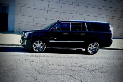 Private Luxe Transfer - Inside the Full-Size Luxury SUV: WiFi, A/C, and Room to Breathe