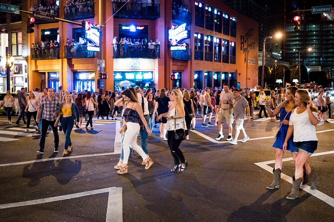 Private transfer to Nashville Airport and Hotel - Price and value: when this beats taxis and when you should compare