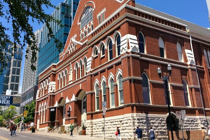 Private Walking Tour with Johnny Cash Museum Admission - Stop 3: Honky Tonk Highway on Broadway