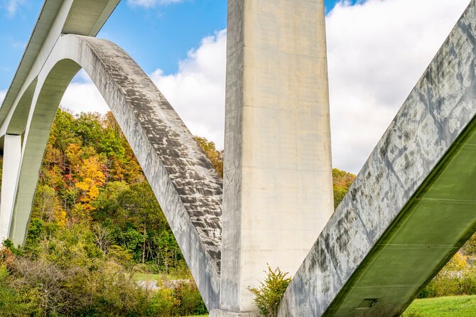 Self-Guided Audio Driving Tour in Natchez Trace Parkway - Why the Natchez Trace Parkway feels different from typical road trips